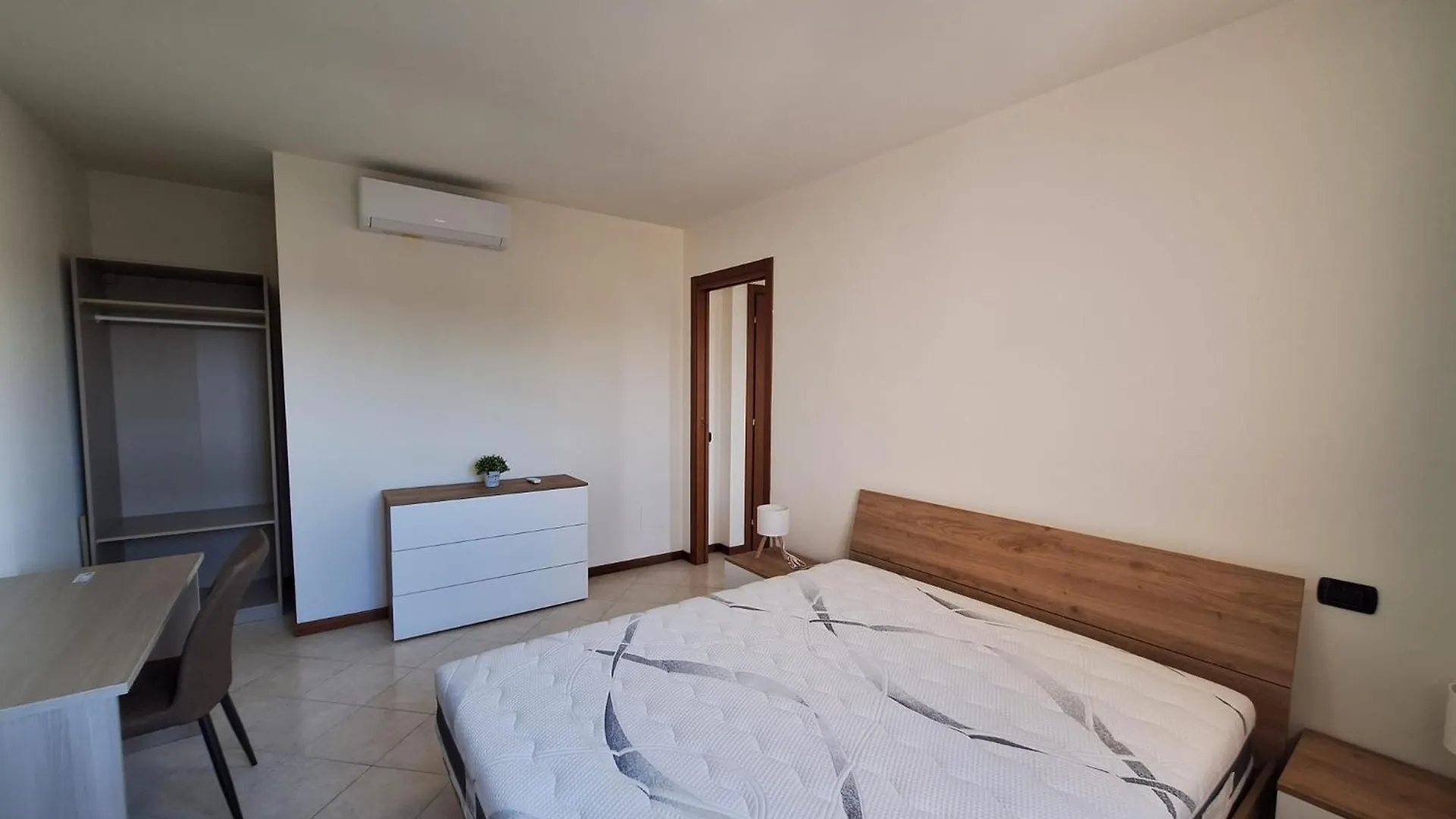 Apartment Ferienwohnung Panoramico Barona Duplex-Penthouse Mailand